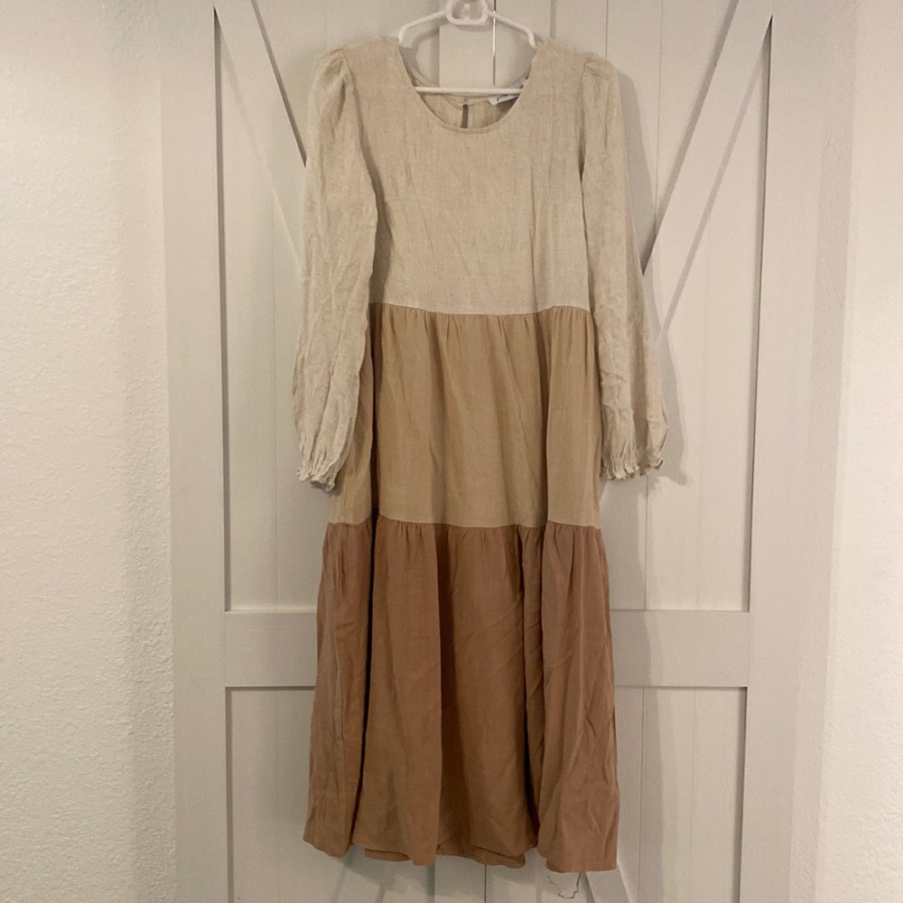 Neutral petal & pup dress with long sleeves. Only worn once!